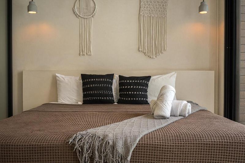 Boho Chic 5 BR Villa Private pool & Roof Bar - image 10