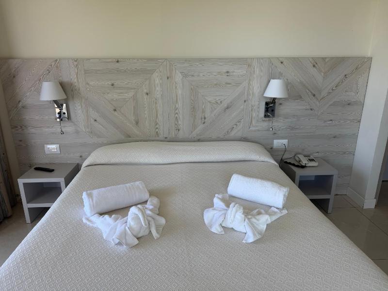 Hotel Holiday - image 49