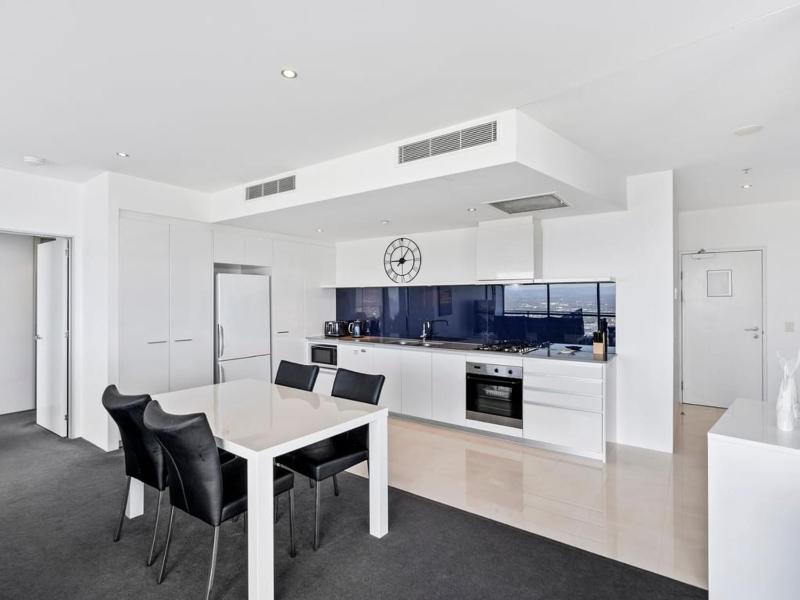Circle on Cavill - Hosted by Coastal Letting Co. - image 10
