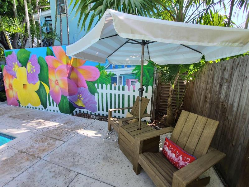 Three Duval Street Suites w parking and pool - image 29
