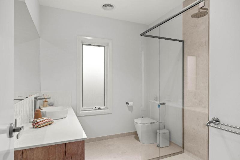 Luxury Beach House Cowes - image 8