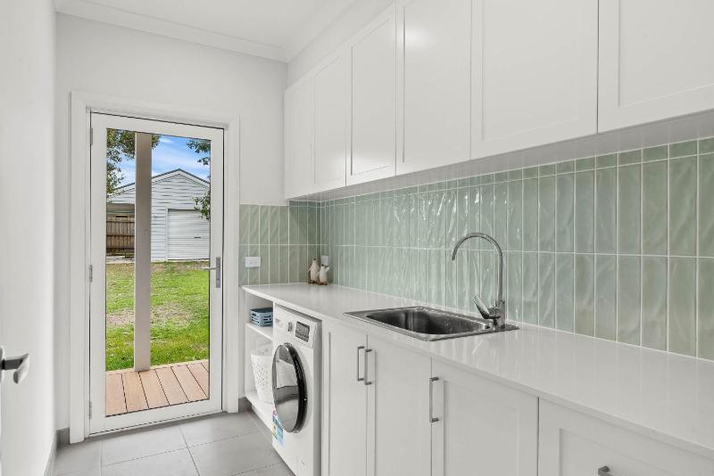 Luxury Beach House Cowes - image 2