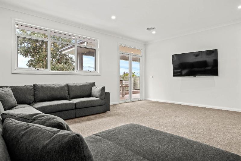 Luxury Beach House Cowes - image 7