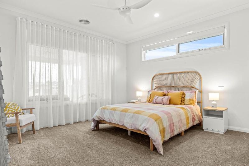 Luxury Beach House Cowes - image 16