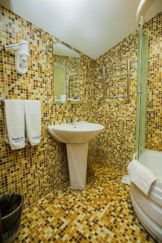 Standard Twin Room image 2