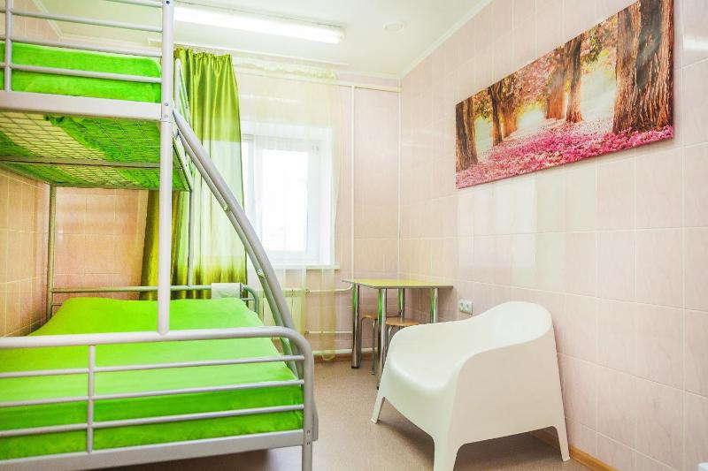 Economy Twin Room image 2