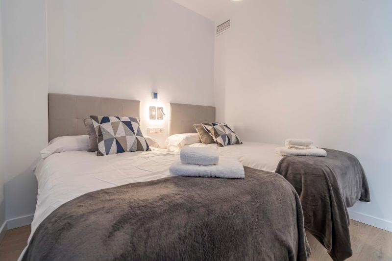 Casa Faro Apartment with private rooftop terrace 5 minutes from La Viborilla beach Benalmádena - image 11