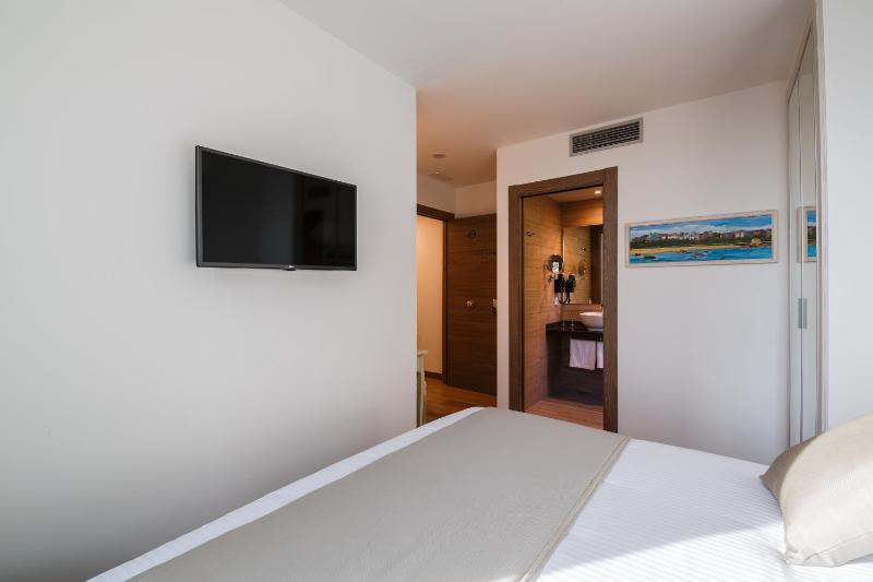 Suite Home Sardinero - image 25