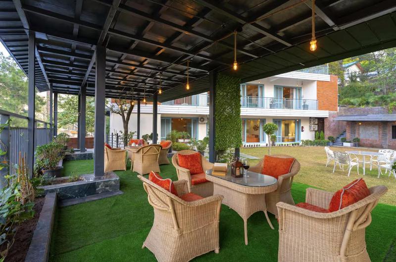 Aykon Villa Estate Best Luxury Villa In Kasauli - image 33