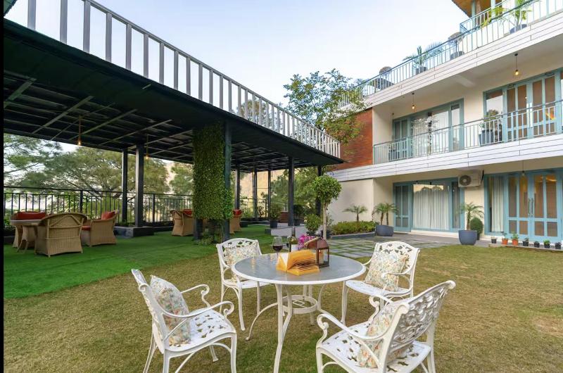 Aykon Villa Estate Best Luxury Villa In Kasauli - image 17