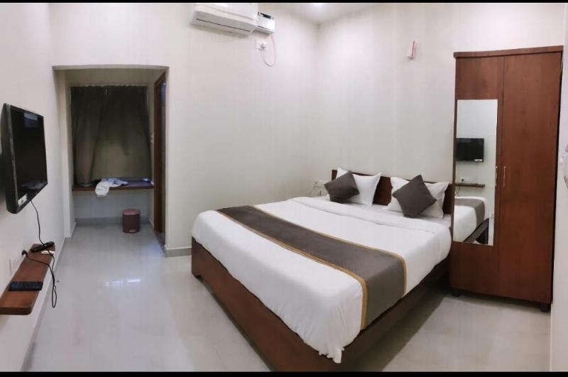 Hotel Orchid Suites - image 1