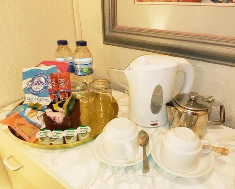 OYO Lily Hotel Blackpool - image 16