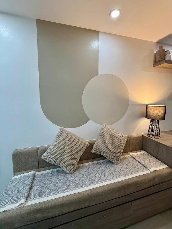 Poblacion Studio | Infinity Pool + 600 Mbps WiFi + Fast Check-in - image 15