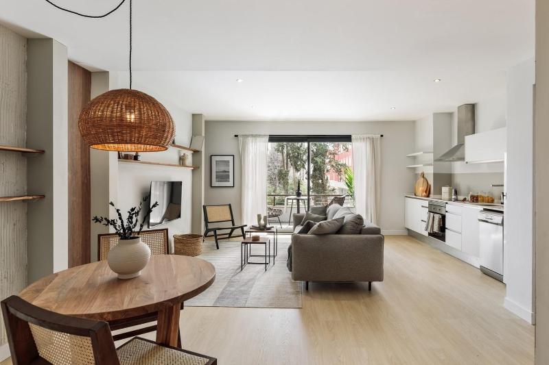 Spacest - Carrer de Manila B - image 4