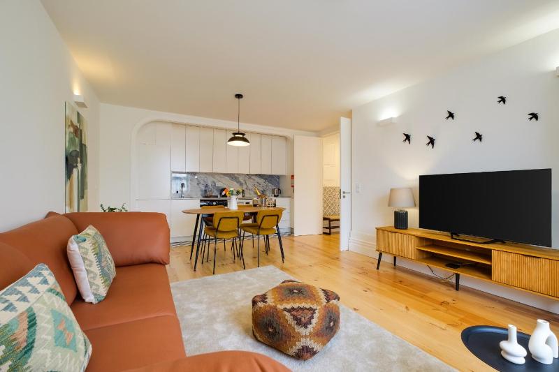 Cedofeita Balcony Apartment W AC Downtown - image 20