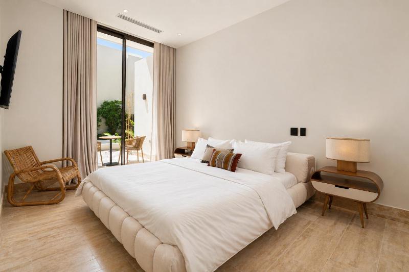 Deluxe One Bedroom Loft - image 2