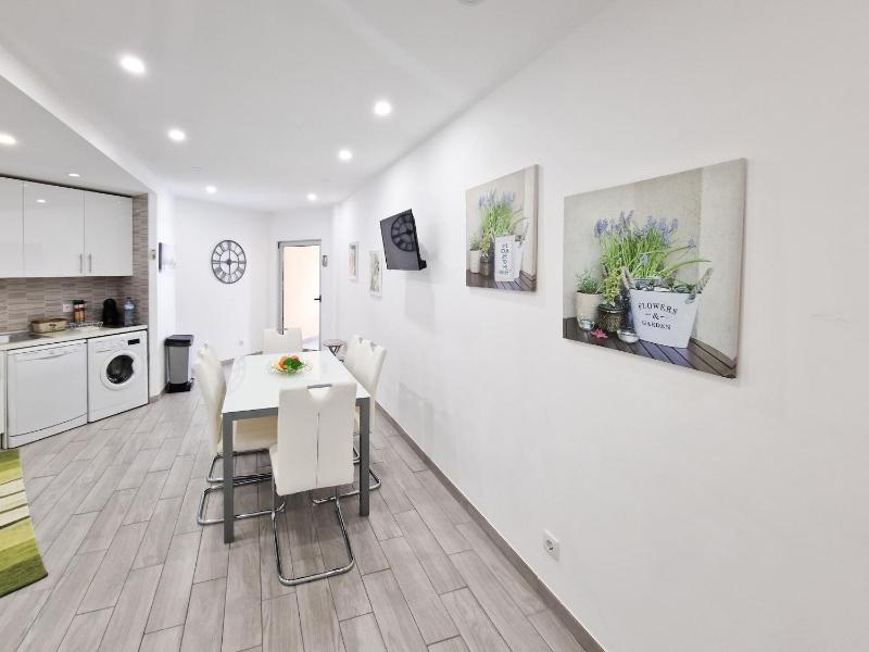 Apartment Praia Rocha Tropical - image 19