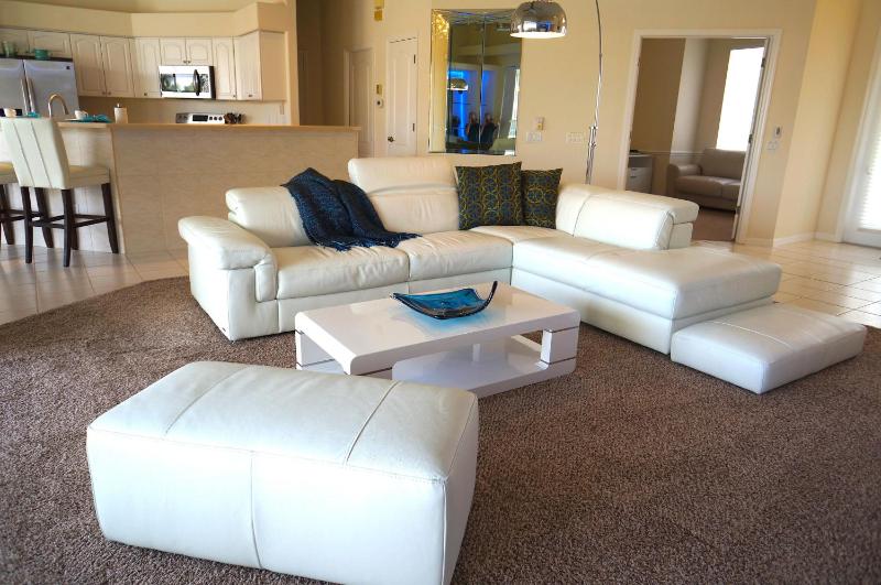 Central pool/spa home with direct access to the Gulf 1001 - image 28
