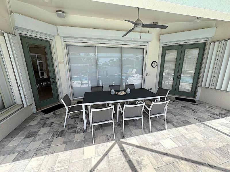 Central pool/spa home with direct access to the Gulf 1001 - image 34