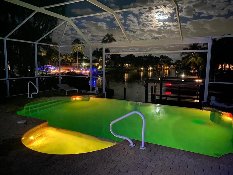 Central pool/spa home with direct access to the Gulf 1001 - image 36