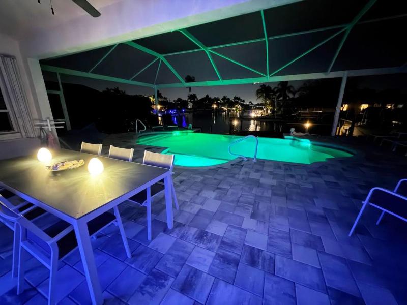 Central pool/spa home with direct access to the Gulf 1001 - image 12