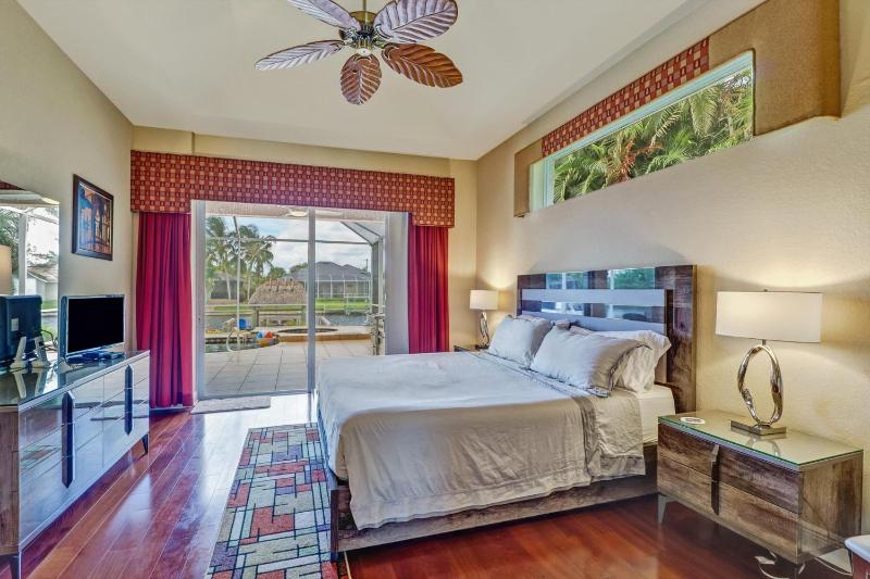 Blue Water Pool/Spa home in SW Cape Coral 1022 - image 23