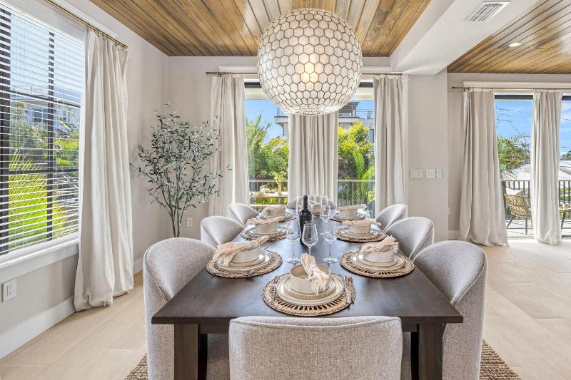 Lido Palms - 148 - image 34