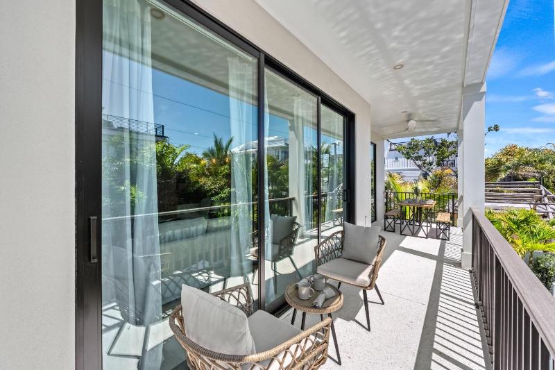 Lido Palms - 148 - image 21