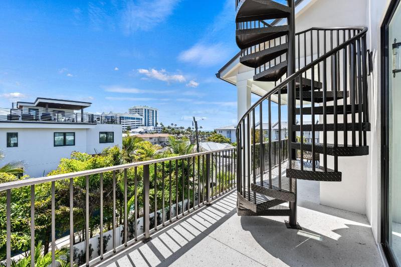 Lido Palms - 148 - image 28