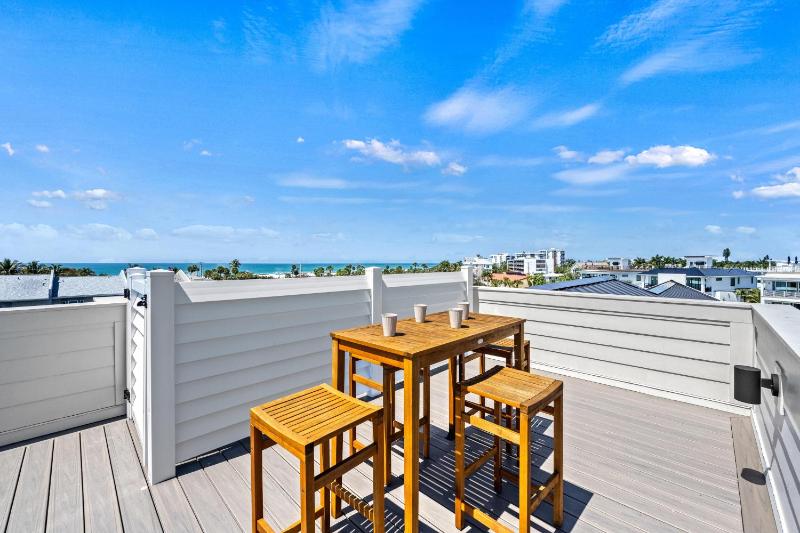 Lido Palms - 148 - image 10