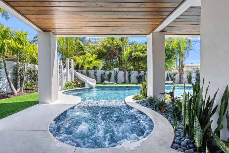 Lido Palms - 148 - image 32
