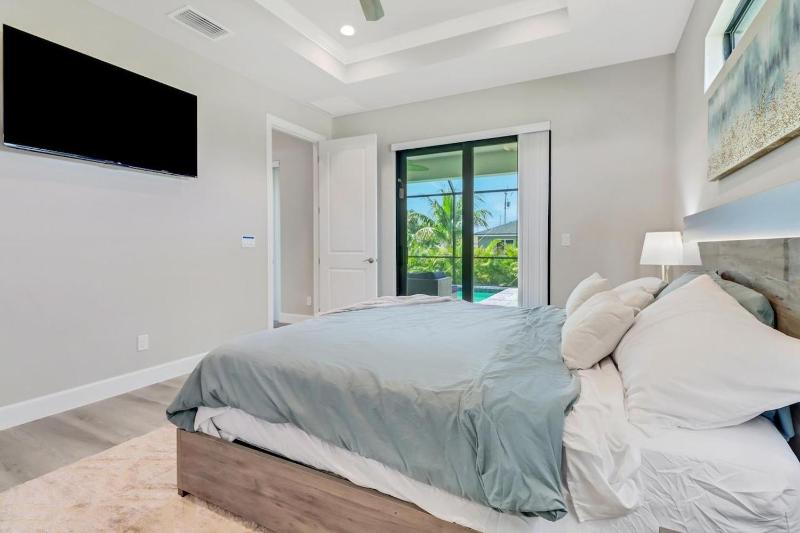 Beach Hoppers Poolhouse 1007 - image 8