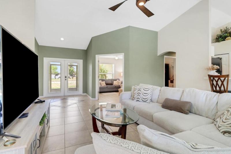 Sunny Oasis Retreat 1501 - image 20