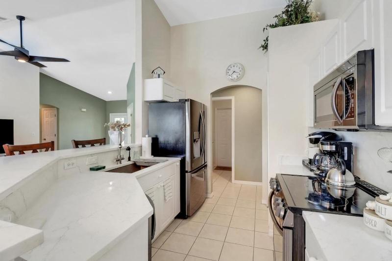Sunny Oasis Retreat 1501 - image 8
