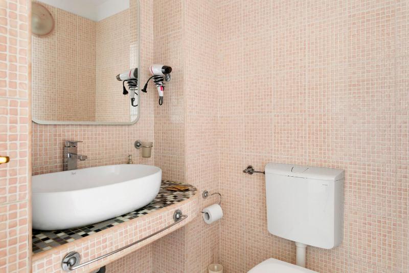 7 Archi rooms in Como - image 2