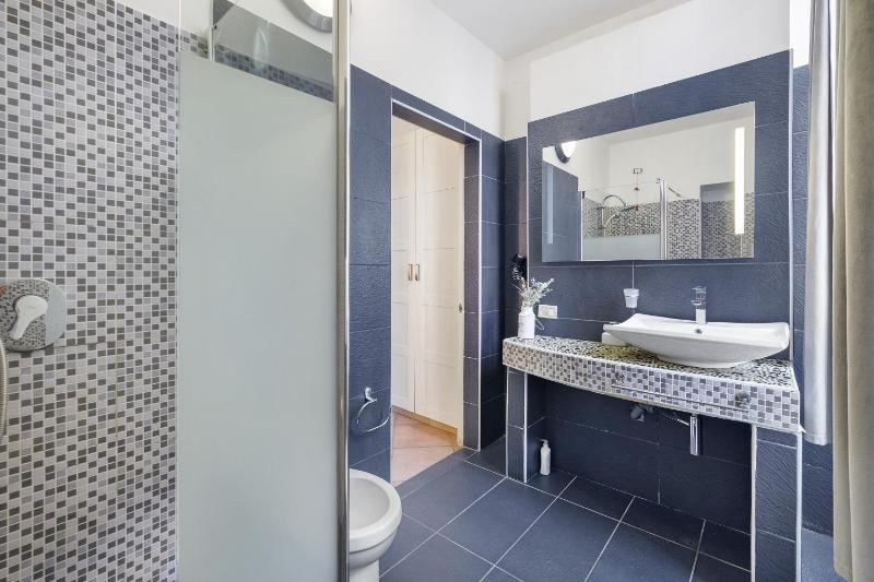 7 Archi rooms in Como - image 7