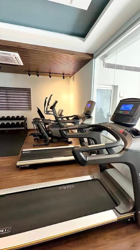 Modern 2 Bedroom Condo with Pool gym Wi-Fi. - image 9