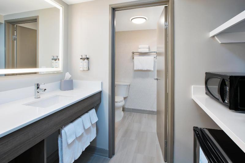 Holiday Inn Express Hotel & Suites Pittsburgh Airport By IHG - image 45