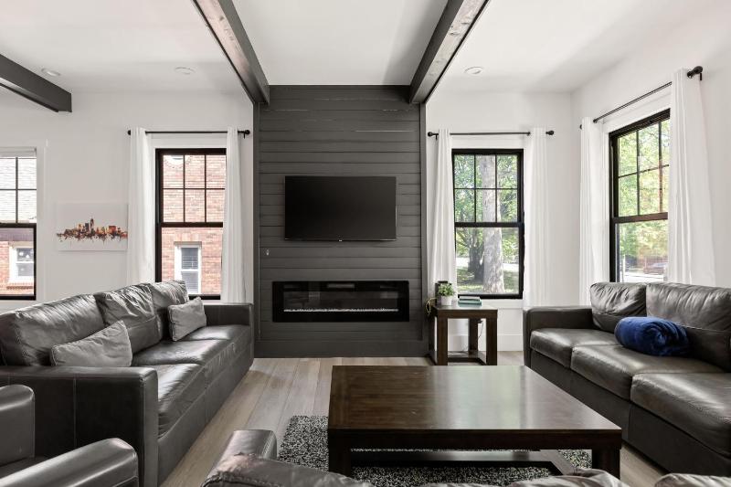 Luxe Indy Home - Walk to Dining - Game Room - Family - image 43