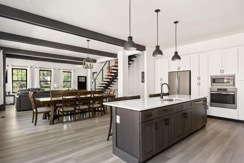 Luxe Indy Home - Walk to Dining - Game Room - Family - image 40