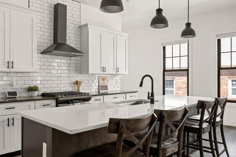 Luxe Indy Home - Walk to Dining - Game Room - Family - image 38