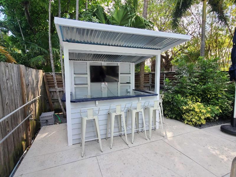 Two Duval Street Suites w pool - image 18