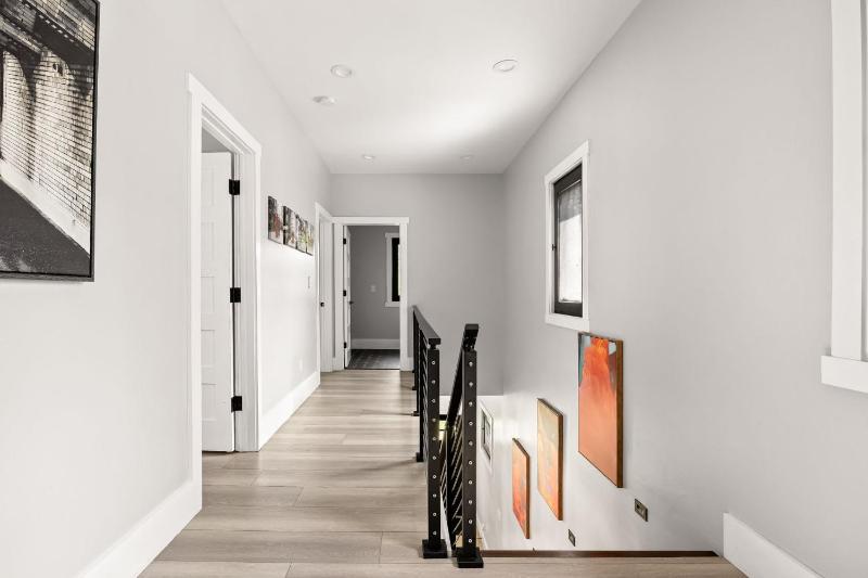 Luxe Indy Home - Walk to Dining - Game Room - Family - image 7