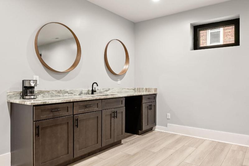 Luxe Indy Home - Walk to Dining - Game Room - Family - image 12