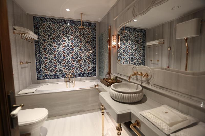 Deluxe Double Room with Vertical Greenery View image 1