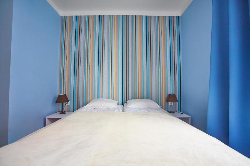 Deluxe Double Room with Private Bathroom image 3
