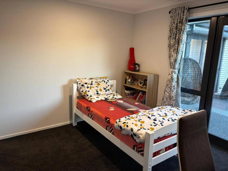 Tranquil Retreat Cozy Single Room with Private Facilities in Halswell - image 1