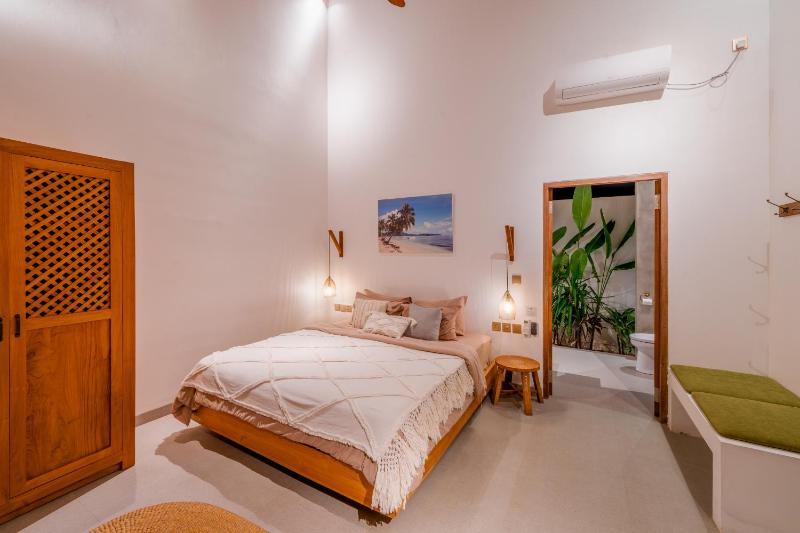 Palm Paradise - image 42