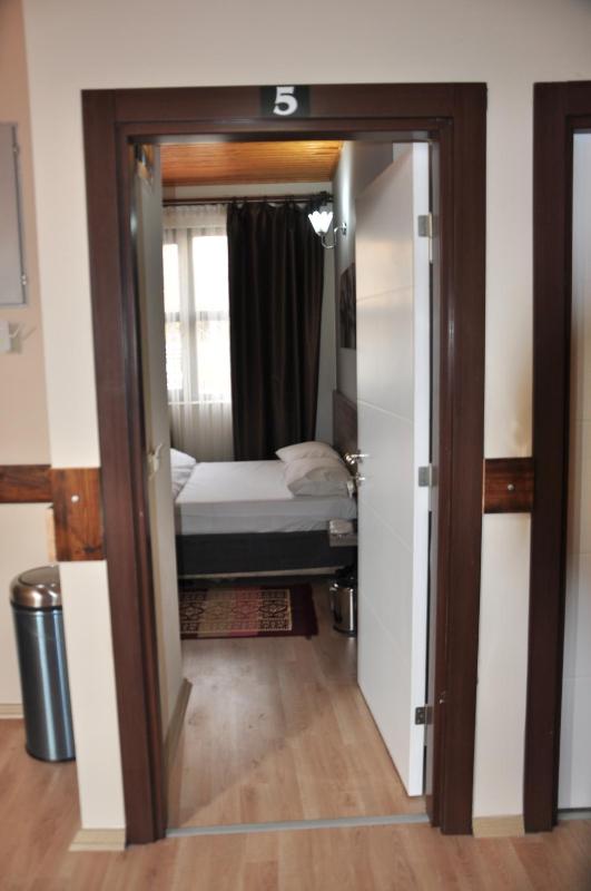 Small Double Room image 2