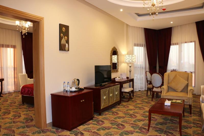 Executive Suite image 4